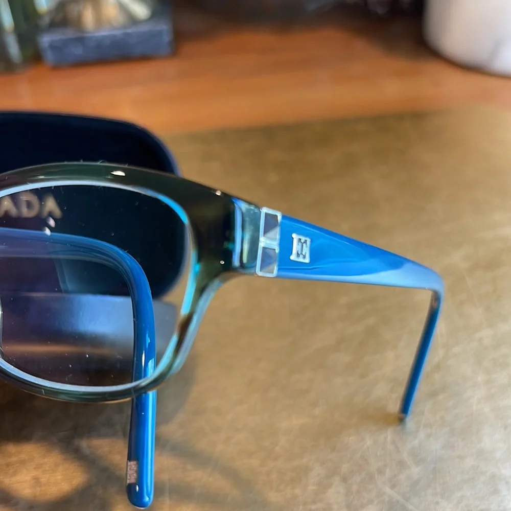 Escada excellent preowned